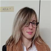 Profesora de inglés especializada en clases para niños